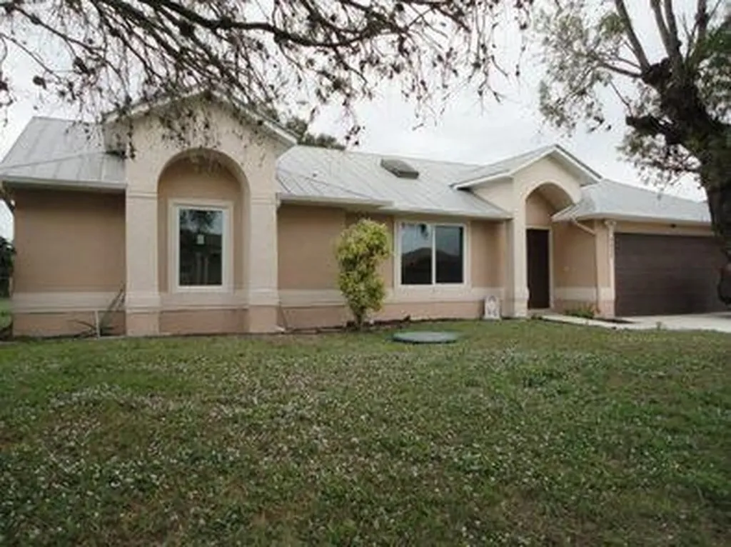 3825 SW Koba Street Port St Lucie FL 34953
