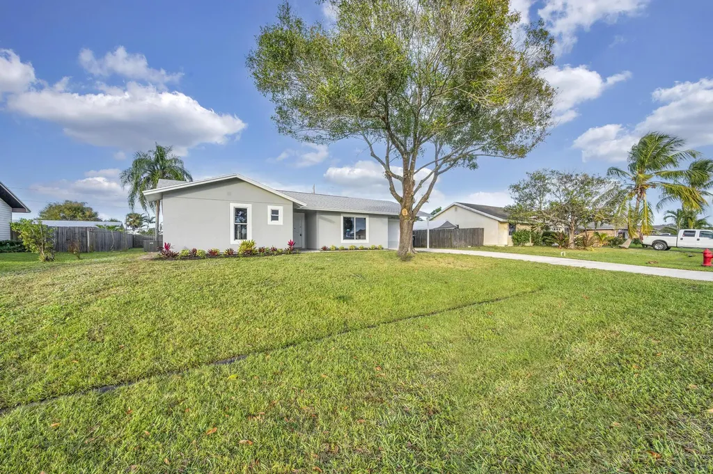 643 SW Dolores Avenue Port St Lucie FL 34983