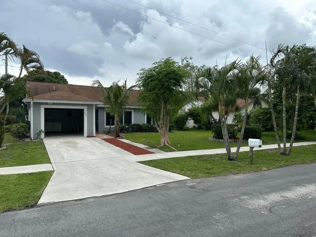 700 SW 1st Court Boynton Beach FL 33426