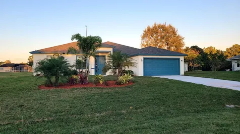 135 SW Hawthorne Circle Port St Lucie FL 34953
