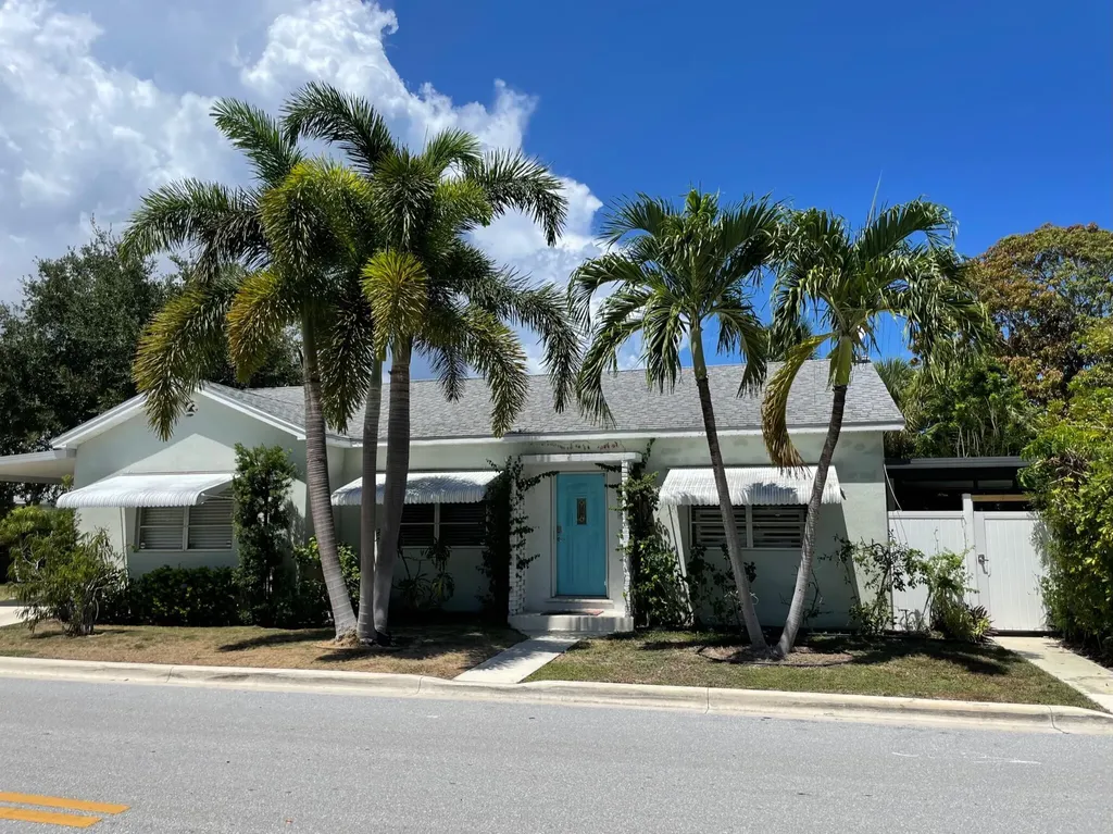220 9th Avenue N Lake Worth Beach FL 33460