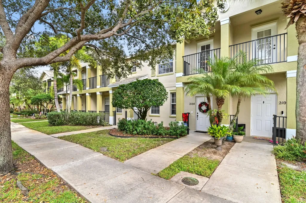 2104 SE Grand Drive Port St Lucie FL 34952