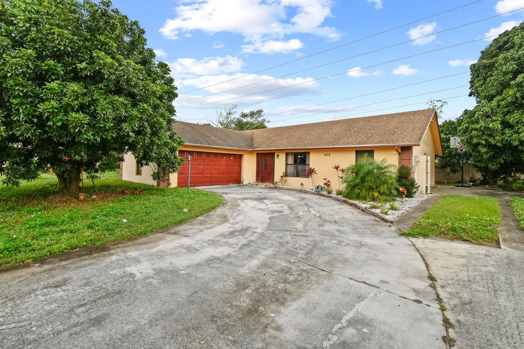 301 Canterbury Drive W Riviera Beach FL 33407