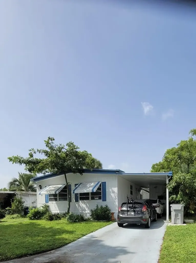 27 Havenwood Drive Pompano Beach FL 33064