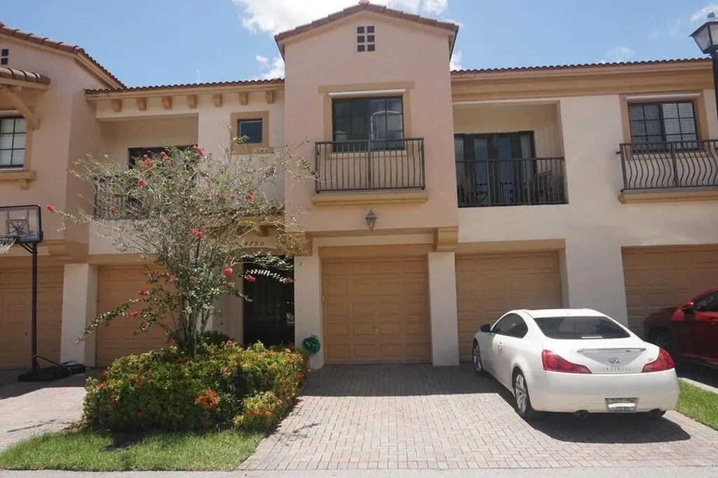 4790 Preserve Street Coconut Creek FL 33073