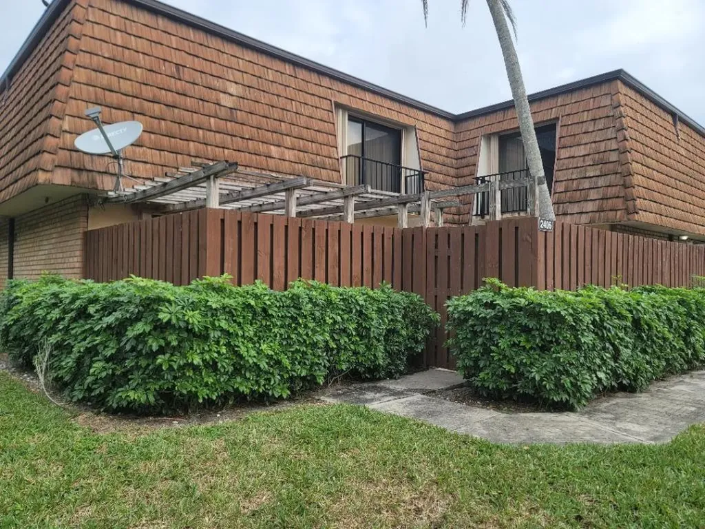 2406 24th Lane Greenacres FL 33463
