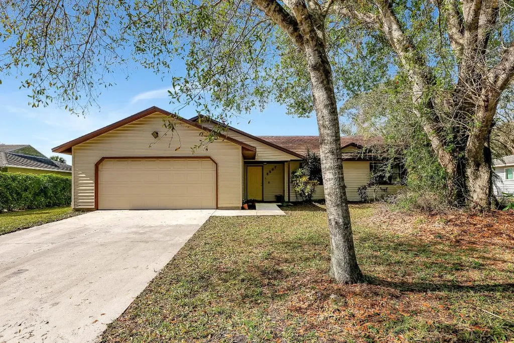 2807 S 27th Street Fort Pierce FL 34981