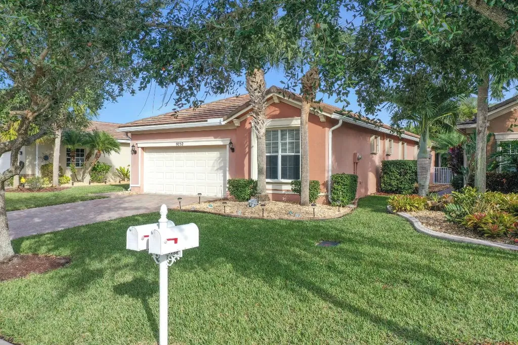 9752 SW Glenbrook Drive Port St Lucie FL 34987