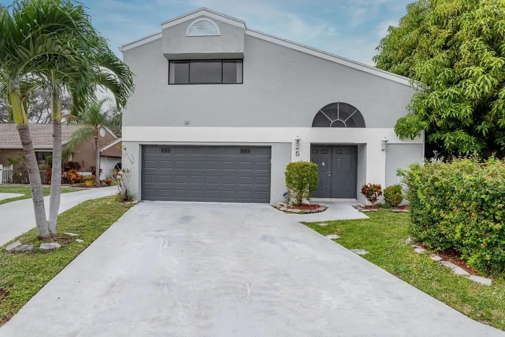 5 Dalton Place Boynton Beach FL 33426