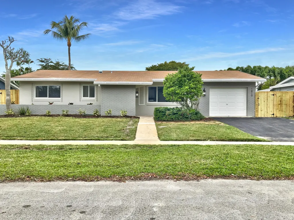1810 NW 111th Terrace Pembroke Pines FL 33026