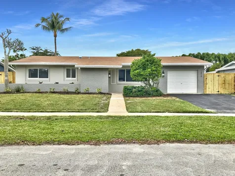 1810 NW 111th Terrace Pembroke Pines FL 33026
