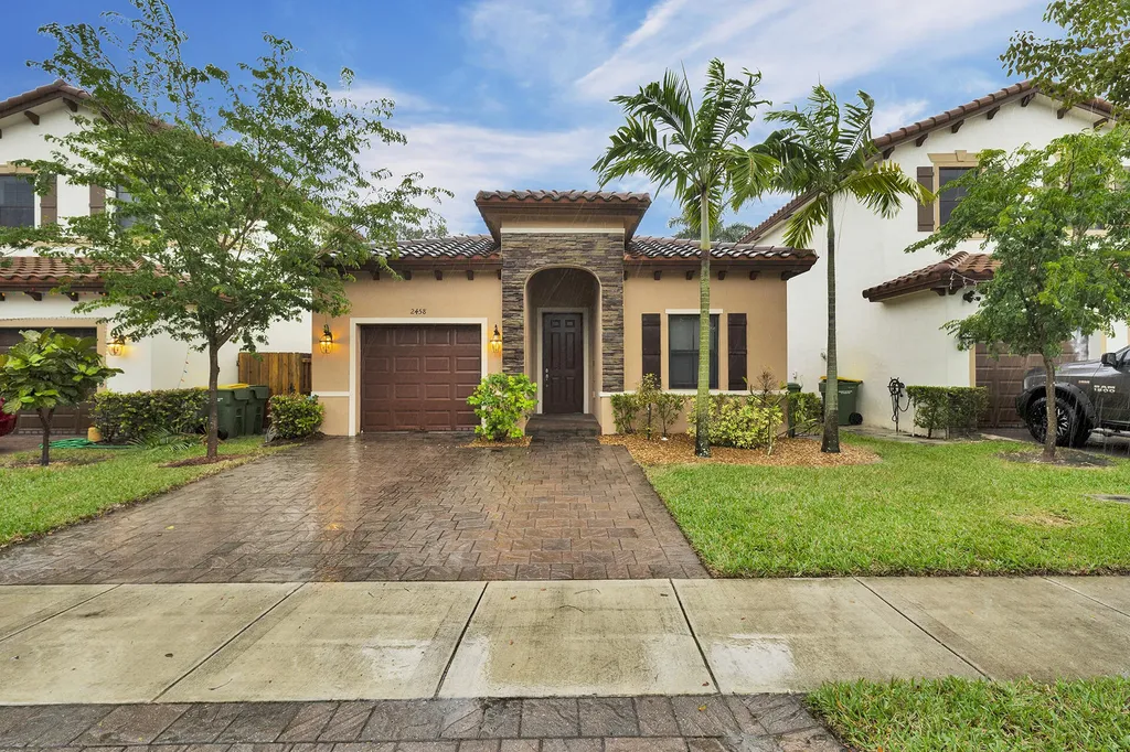 2458 NE 1st Street Homestead FL 33033