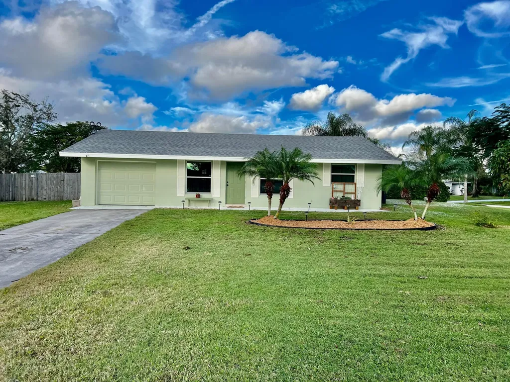 871 SE Thornhill Drive Port St Lucie FL 34983