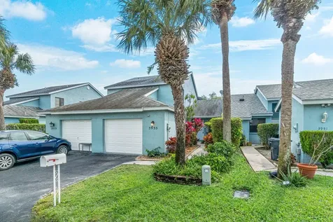 3955 Island Club Circle W Lake Worth FL 33462