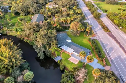 3781 S 25th Street Fort Pierce FL 34981