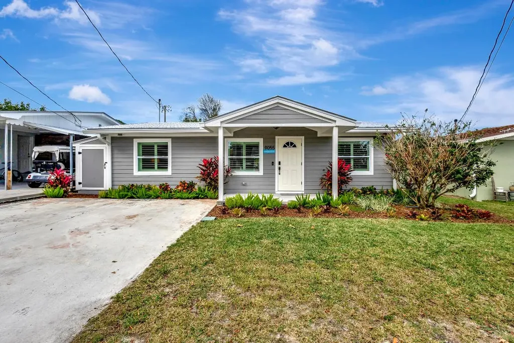 9055 SE Morning Street Hobe Sound FL 33455