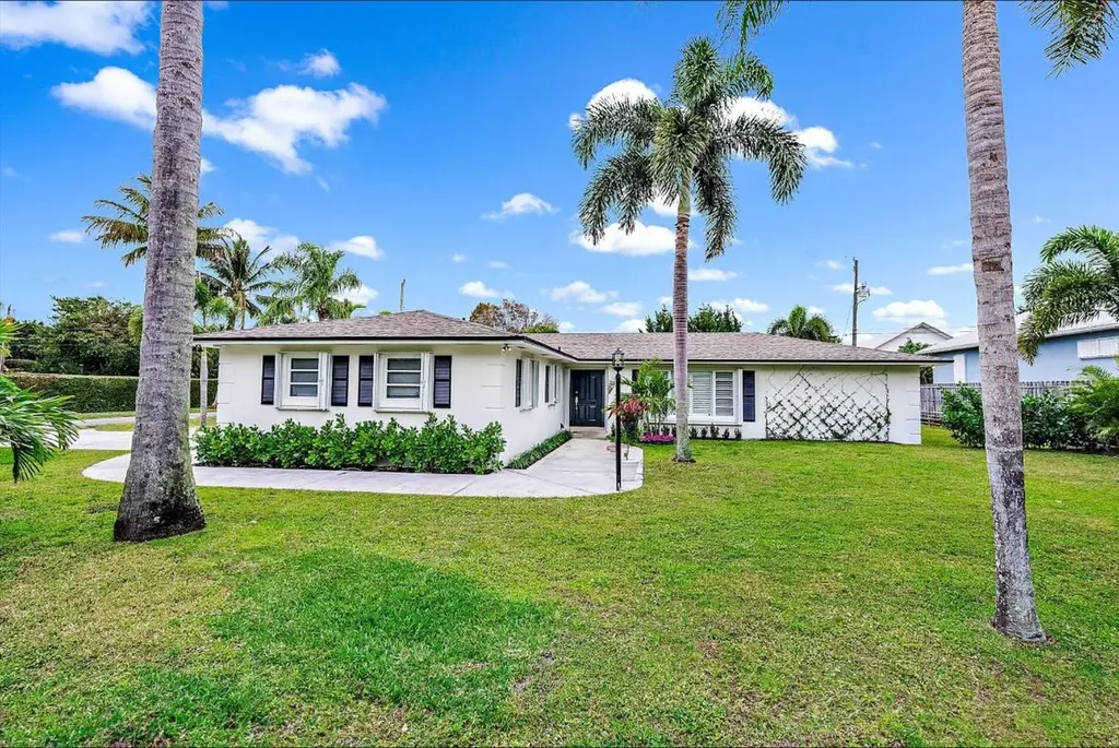 9215 SE Mercury Street Hobe Sound FL 33455