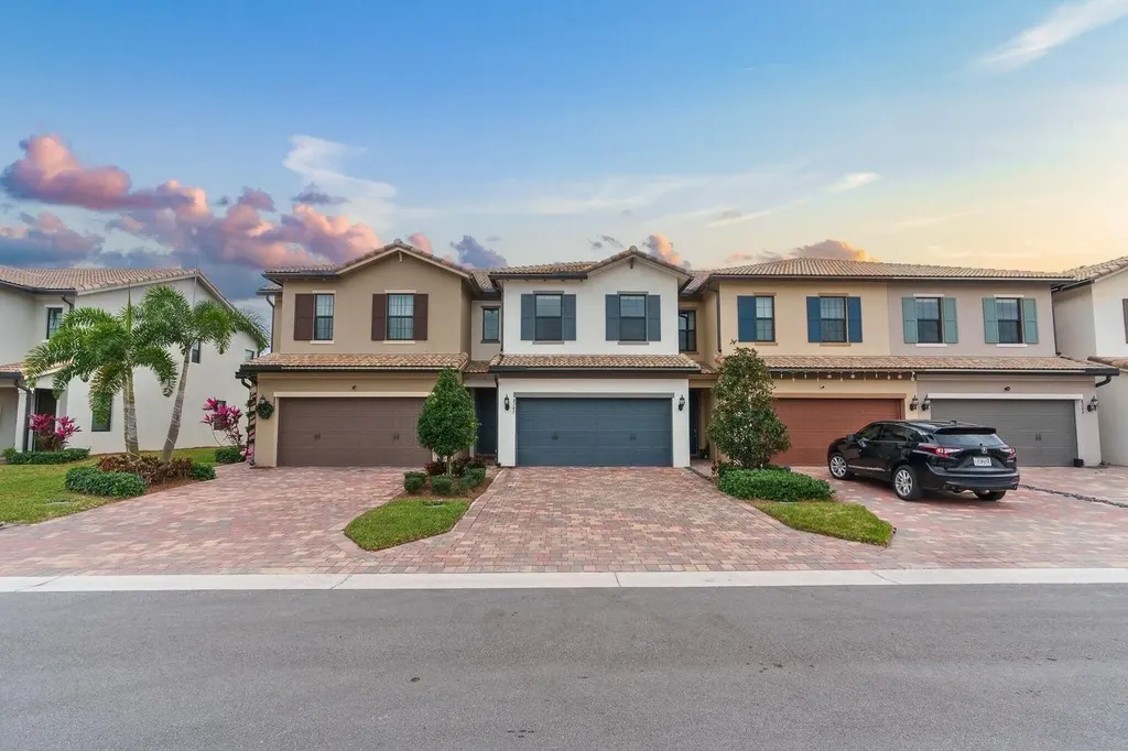 8242 Tailshot Court Lake Worth FL 33467