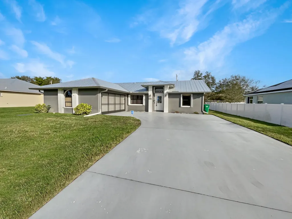473 SW Homeland Road Port St Lucie FL 34953