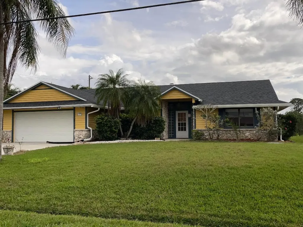 1566 SE Cutorro Avenue Port St Lucie FL 34952