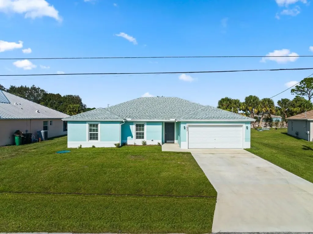 1033 SW Ingrassina Avenue Port St Lucie FL 34953