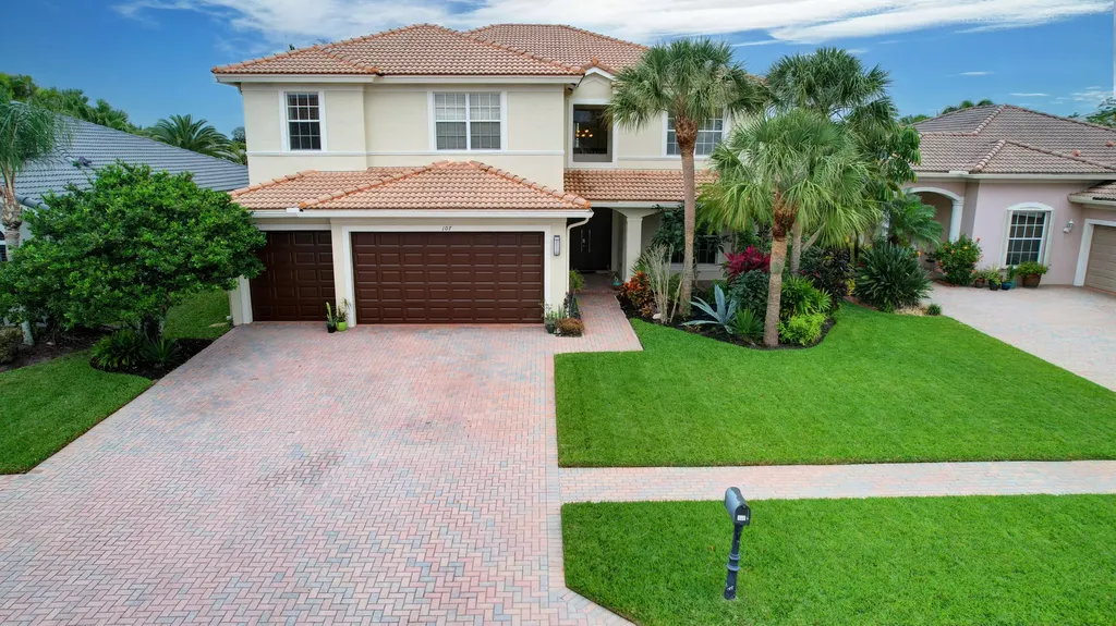 107 Isola Circle Royal Palm Beach FL 33411