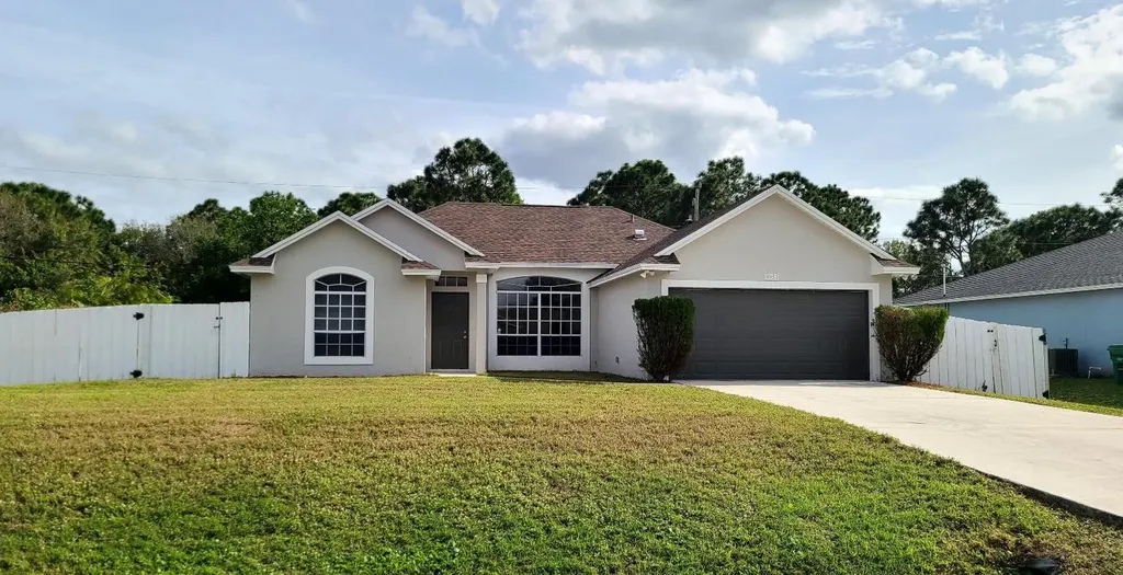 3051 SW Briggs Street Port St Lucie FL 34953