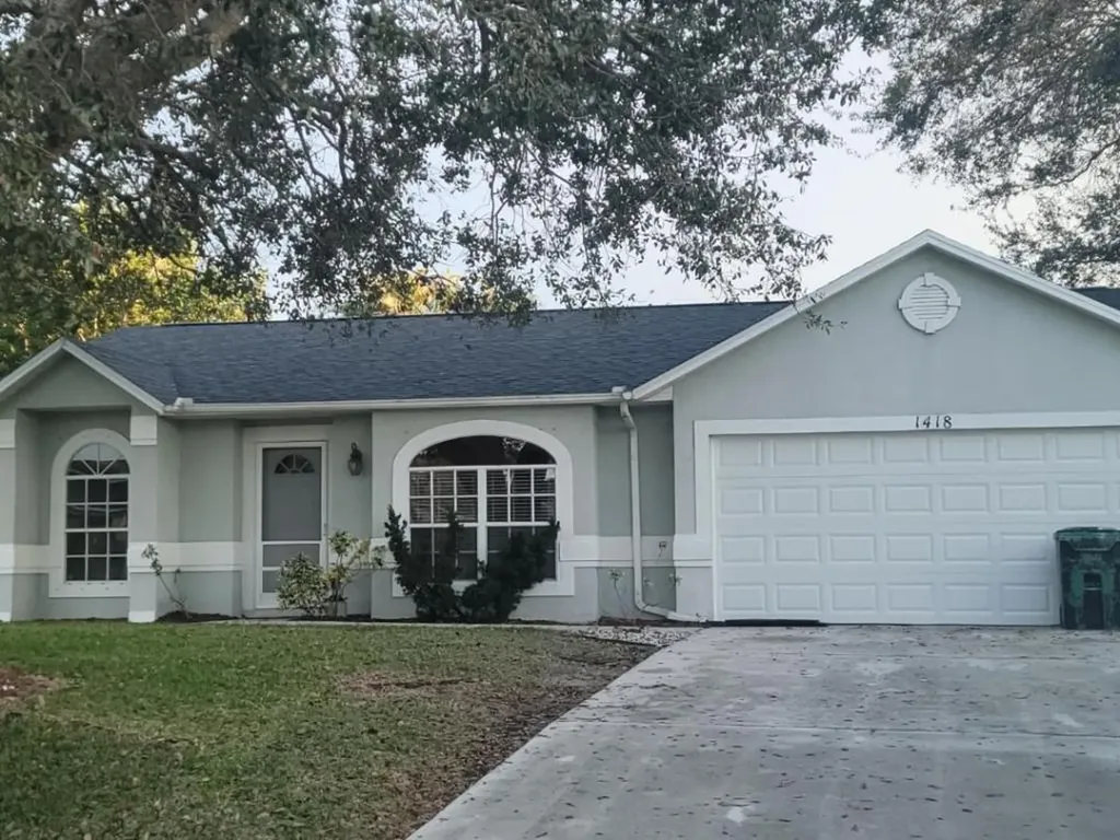 1418 SW Hackensack Avenue Port St Lucie FL 34953