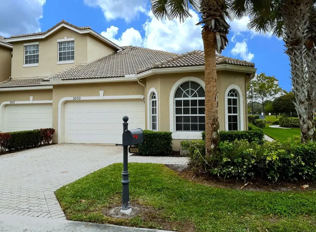 9509 Crooked Stick Lane Port St Lucie FL 34986