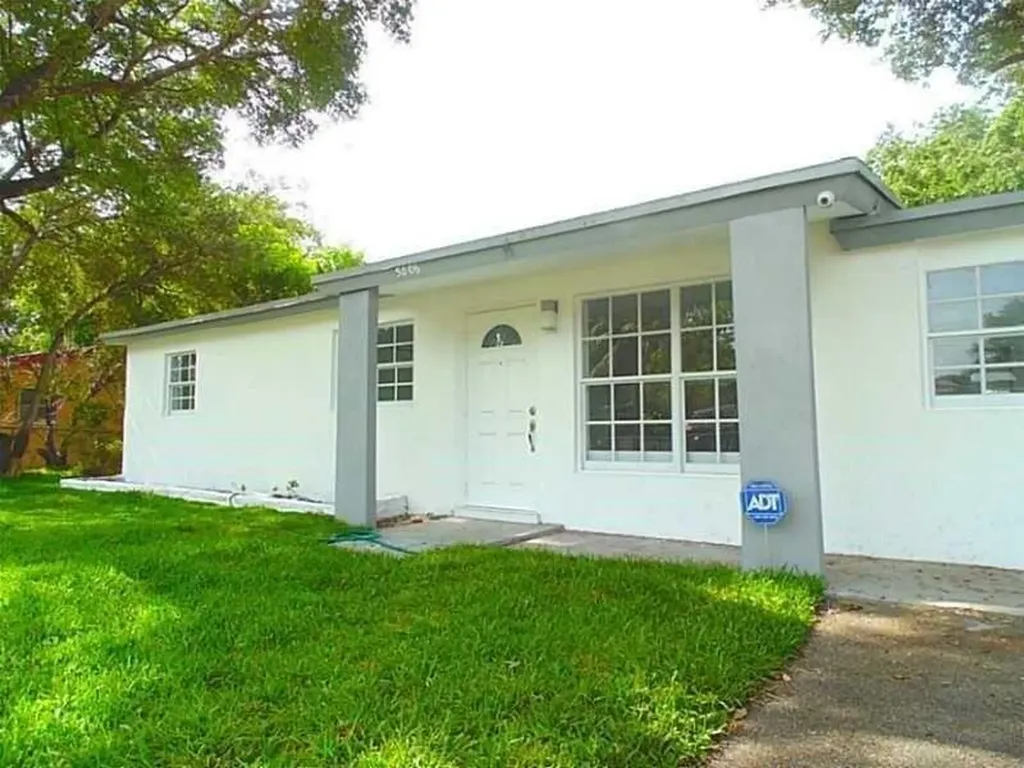 5806 Hope Street Hollywood FL 33021