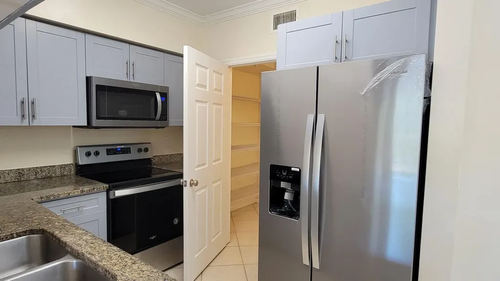6533 Emerald Dunes Drive West Palm Beach FL 33411