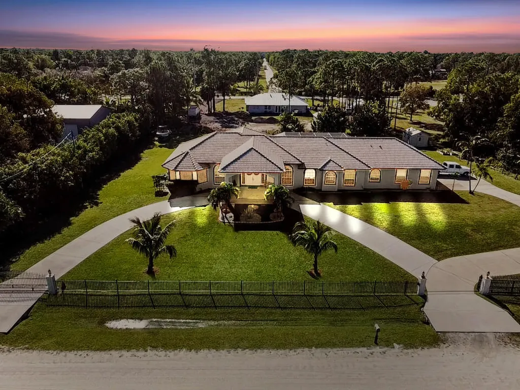 18566 40th Run N Loxahatchee FL 33470