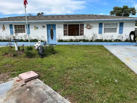 2047 SE Monroe Street Stuart FL 34997