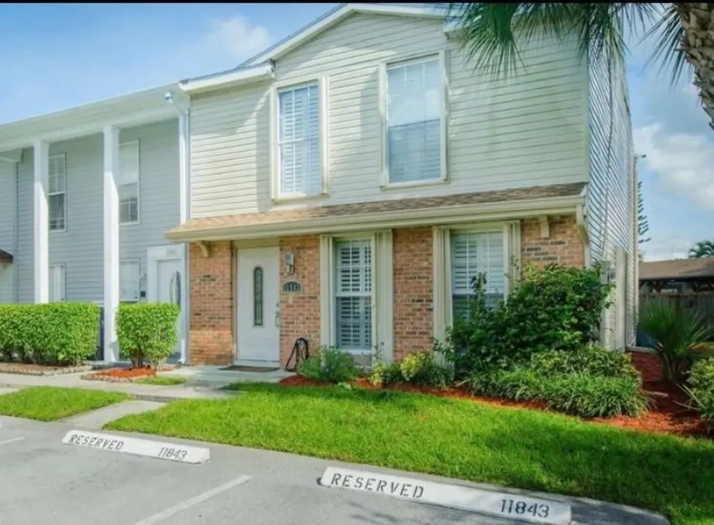 11843 E Brier Patch Court E Wellington FL 33414