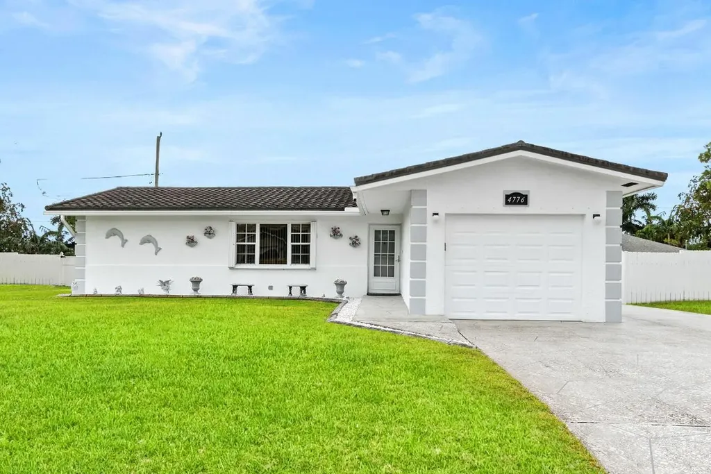 4776 Canal Drive Lake Worth FL 33463