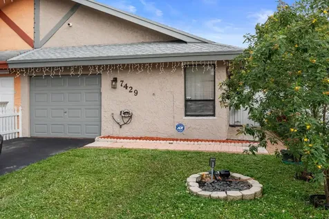 7429 SW 13th Street North Lauderdale FL 33068