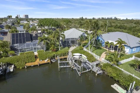 11 Sovereign Way Hutchinson Island FL 34949