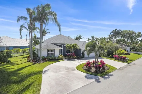 11 Sovereign Way Hutchinson Island FL 34949
