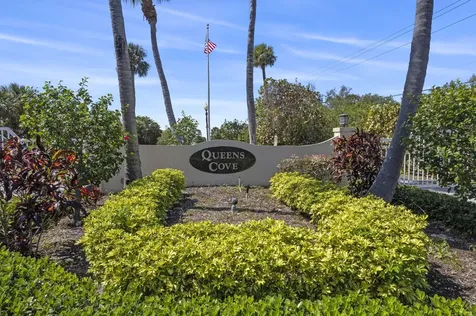 11 Sovereign Way Hutchinson Island FL 34949