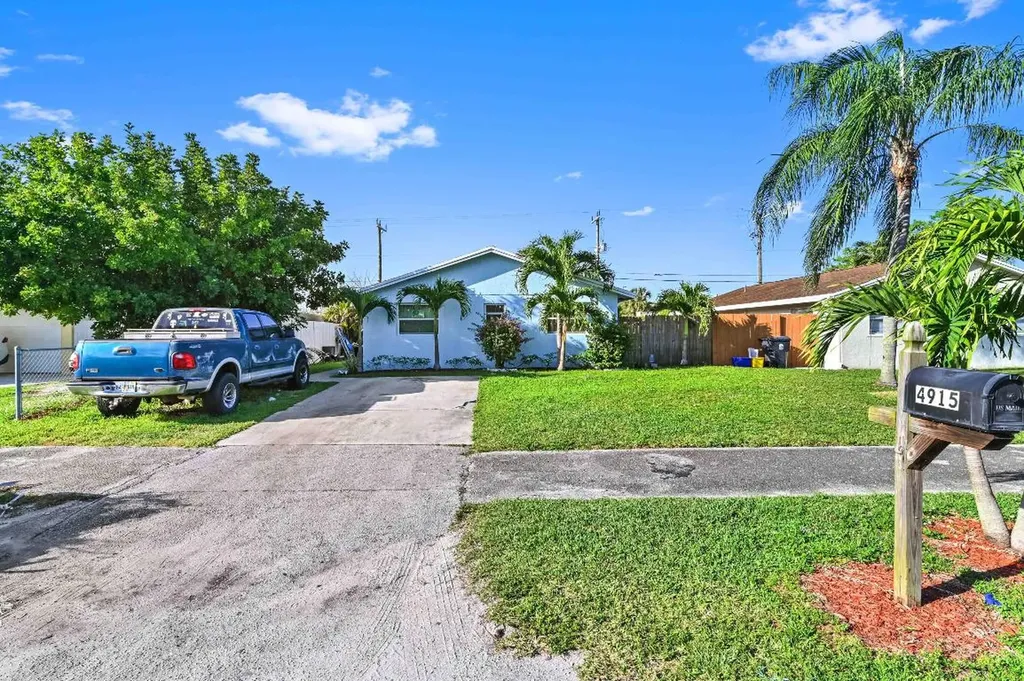 4915 Weymouth Street Lake Worth FL 33463