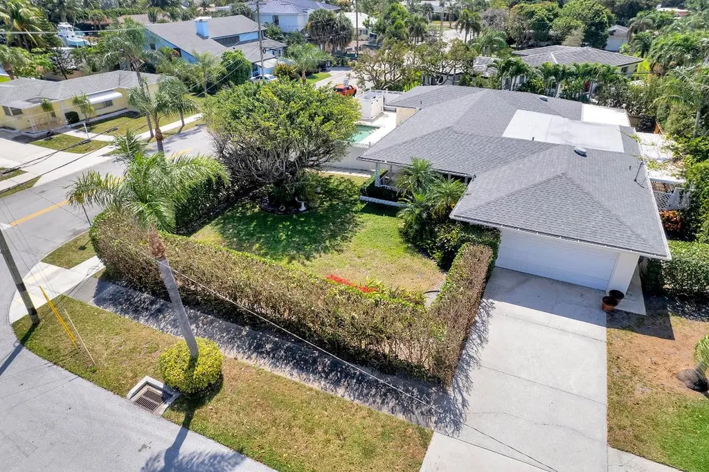 2415 N Lakeside Drive Lake Worth Beach FL 33460