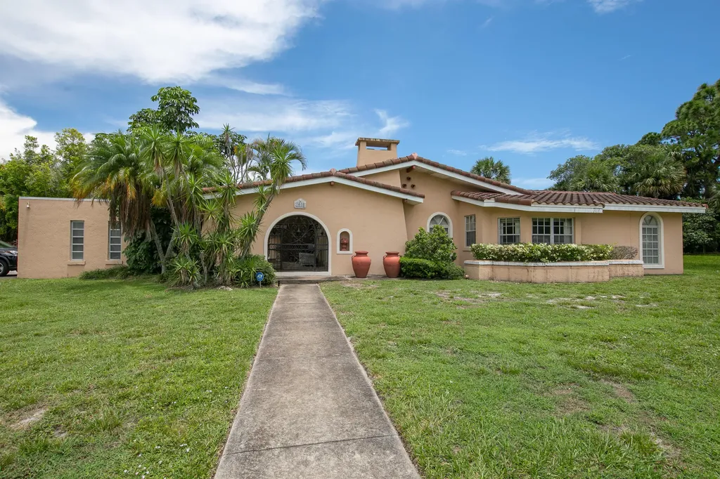 1010 Grandview Boulevard Fort Pierce FL 34982
