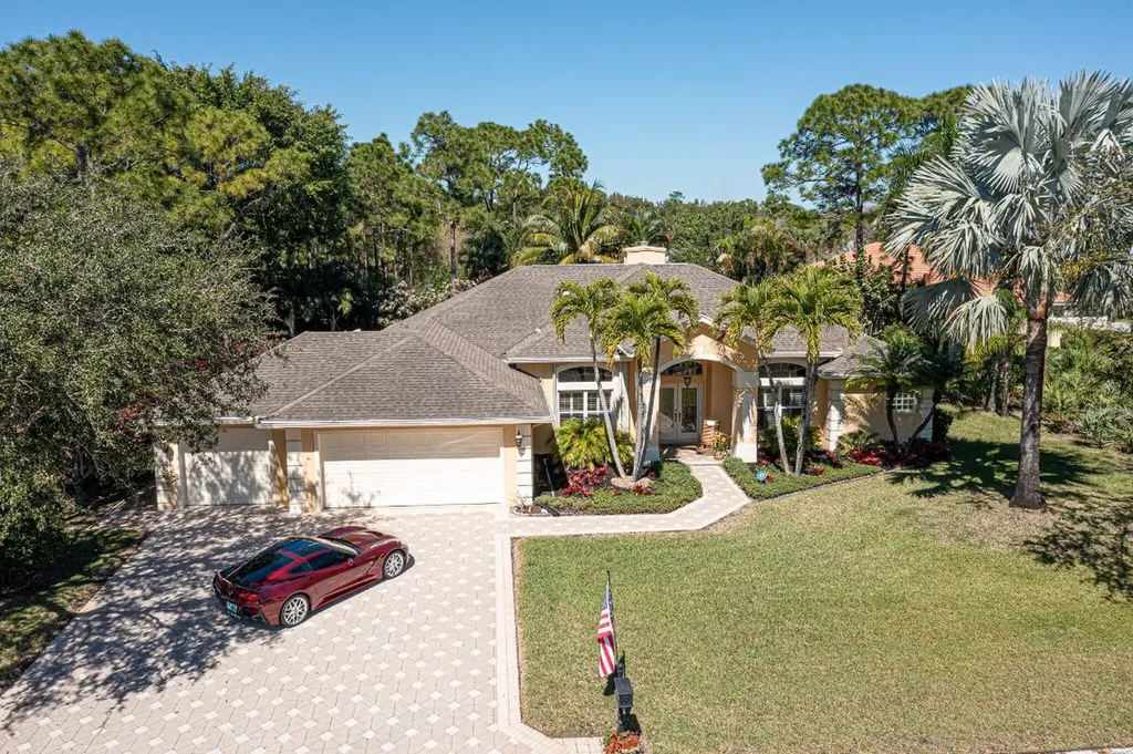 8166 SW Yachtsmans Drive Stuart FL 34997