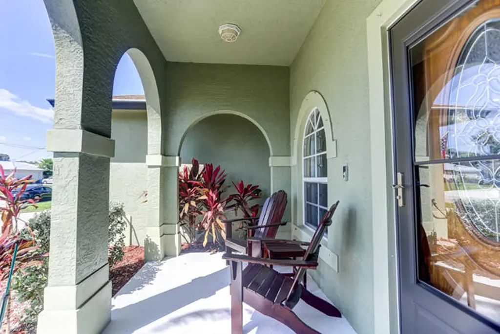 941 SW Fable Avenue Port St Lucie FL 34953
