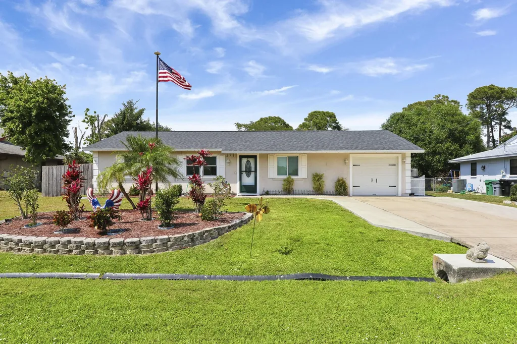371 SE Voltair Terrace Port St Lucie FL 34983