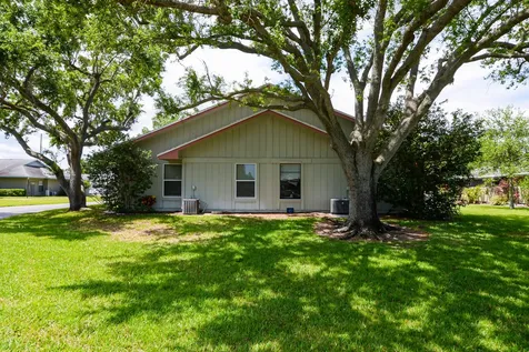3914 NW Cinnamon Tree Circle Jensen Beach FL 34957