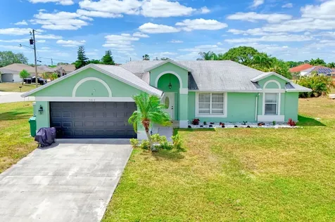 563 SW Bradshaw Circle Port St Lucie FL 34953