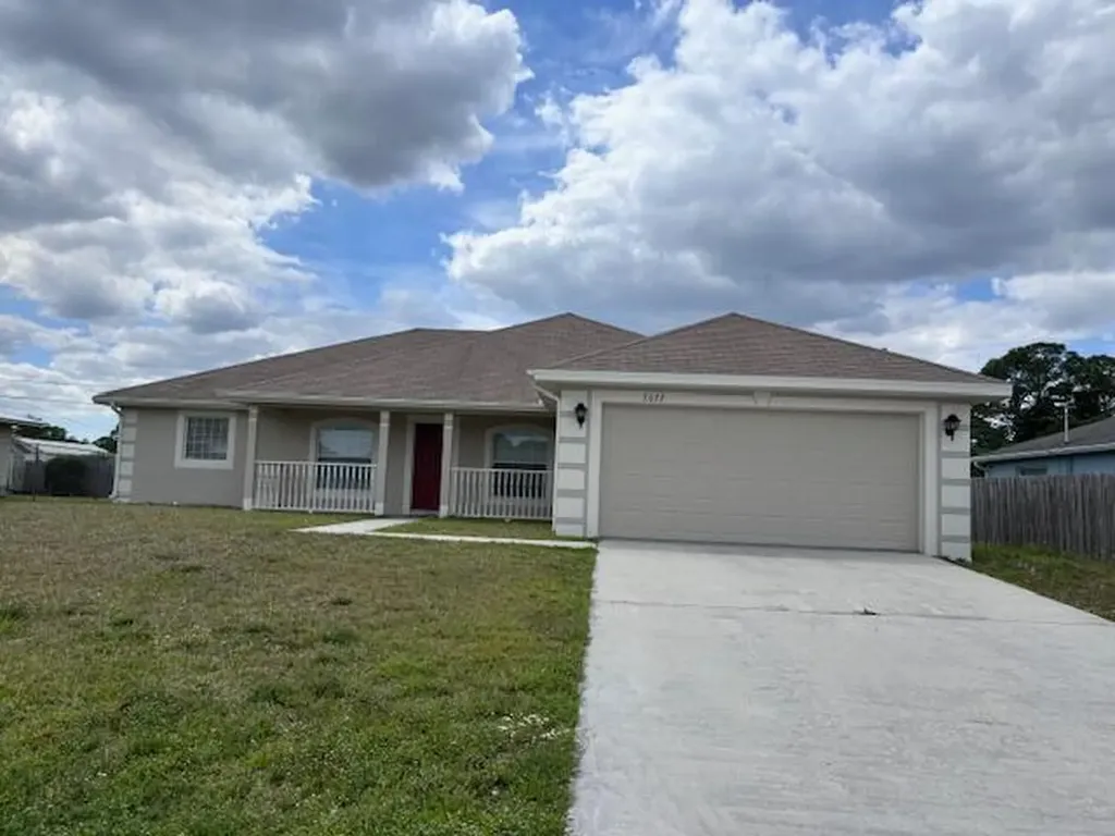 3072 SW Circle Street Port St Lucie FL 34953