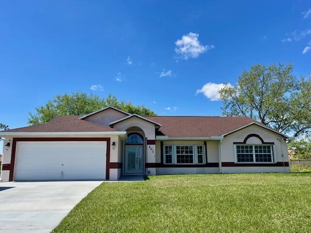 201 Sandalwood Drive Fort Pierce FL 34947