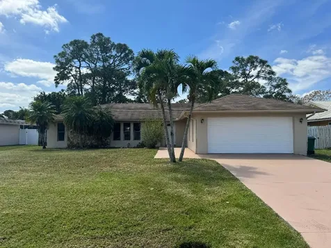 1026 SE Albatross Avenue Port St Lucie FL 34983